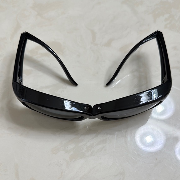 Dioptics Women’s Haven Effortless Folding Polarized Fits Over Sunglasses - Picture 3 of 15